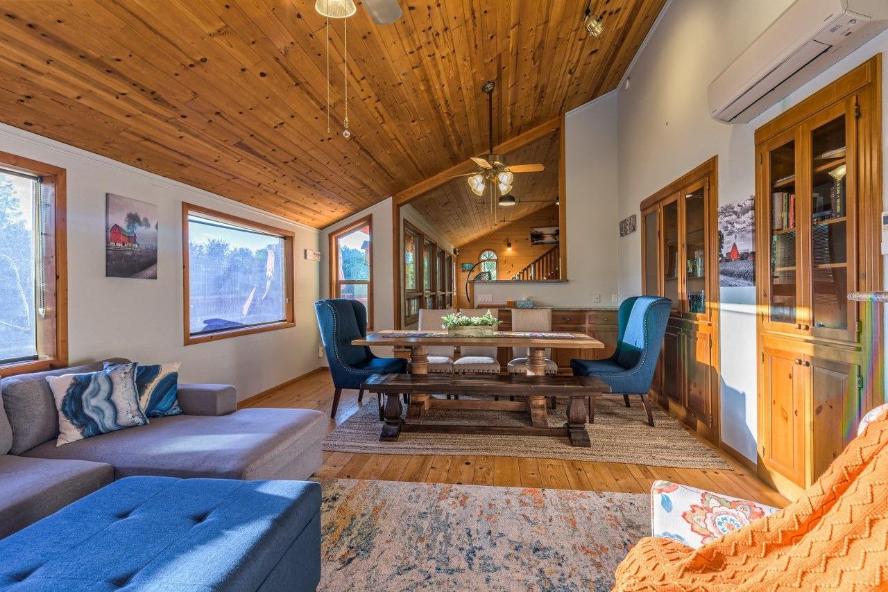 Oakhurst, California, 93644, United States, 3 Bedrooms Bedrooms, ,3 BathroomsBathrooms,Residential,For Sale,1982627