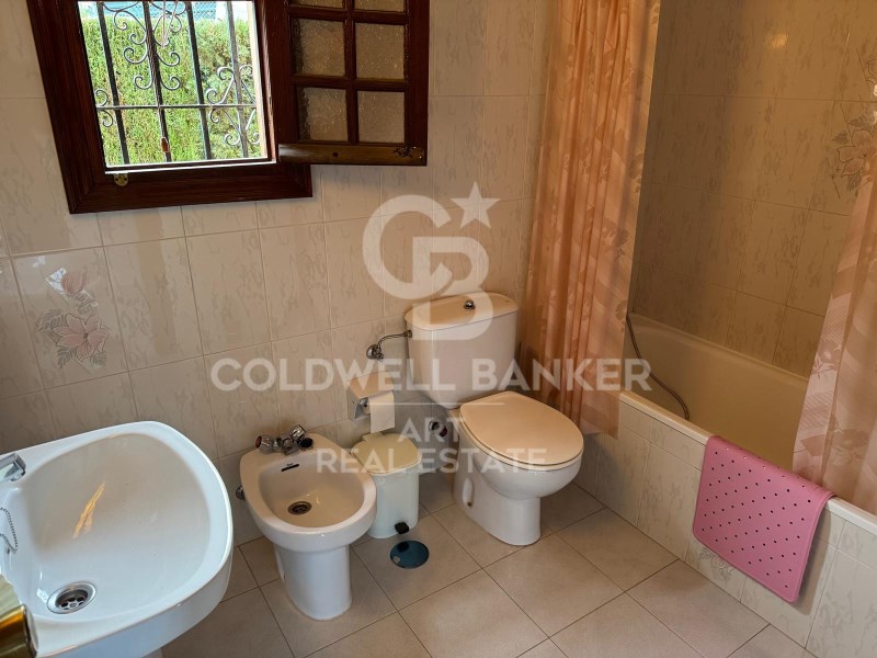 Estepona, Andalusia, ES, 4 Bedrooms Bedrooms, ,1 BathroomBathrooms,Residential,For Sale,1806484