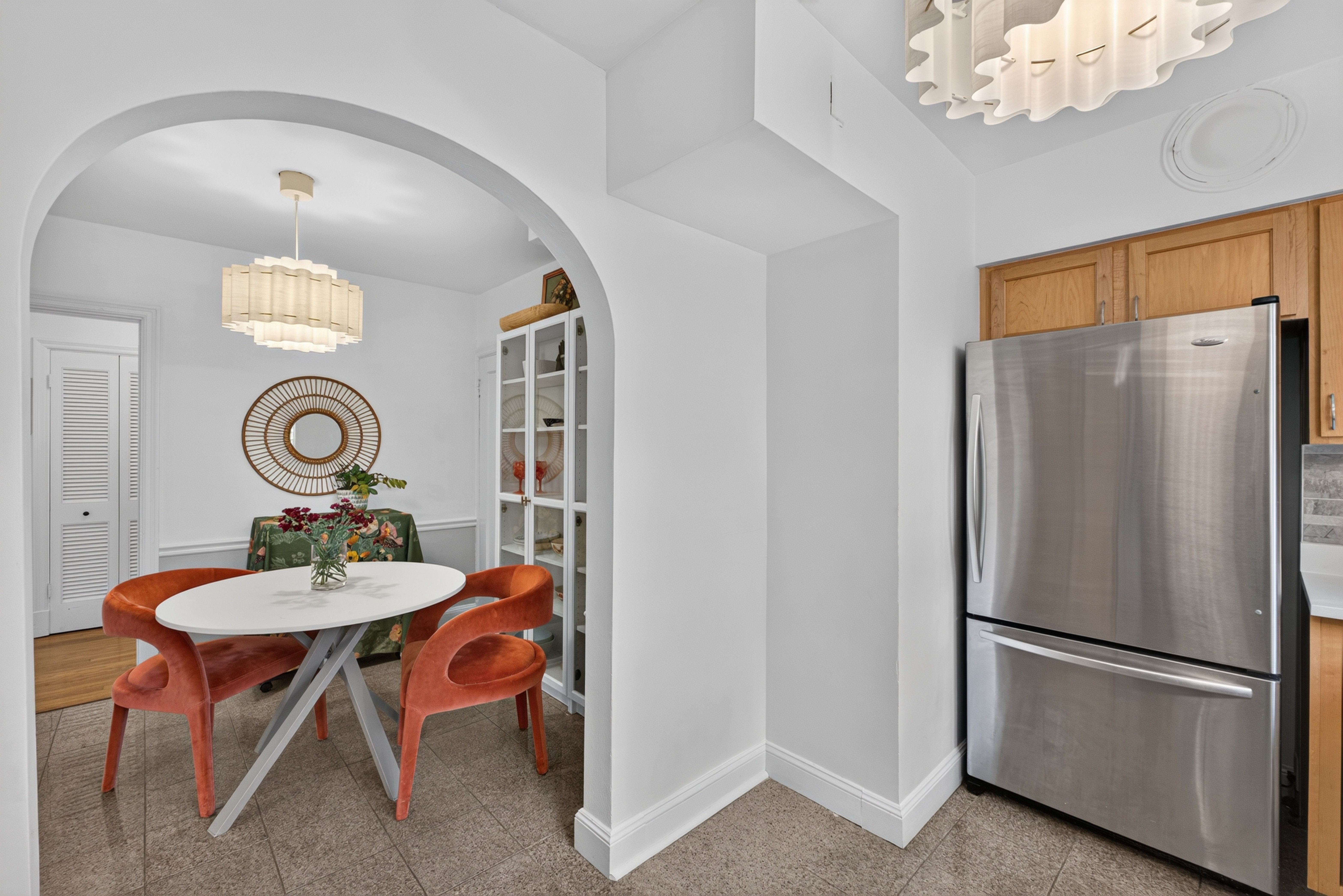  Spacious, Modern, and Move-In Ready Main Floor Condo - 物件實景
