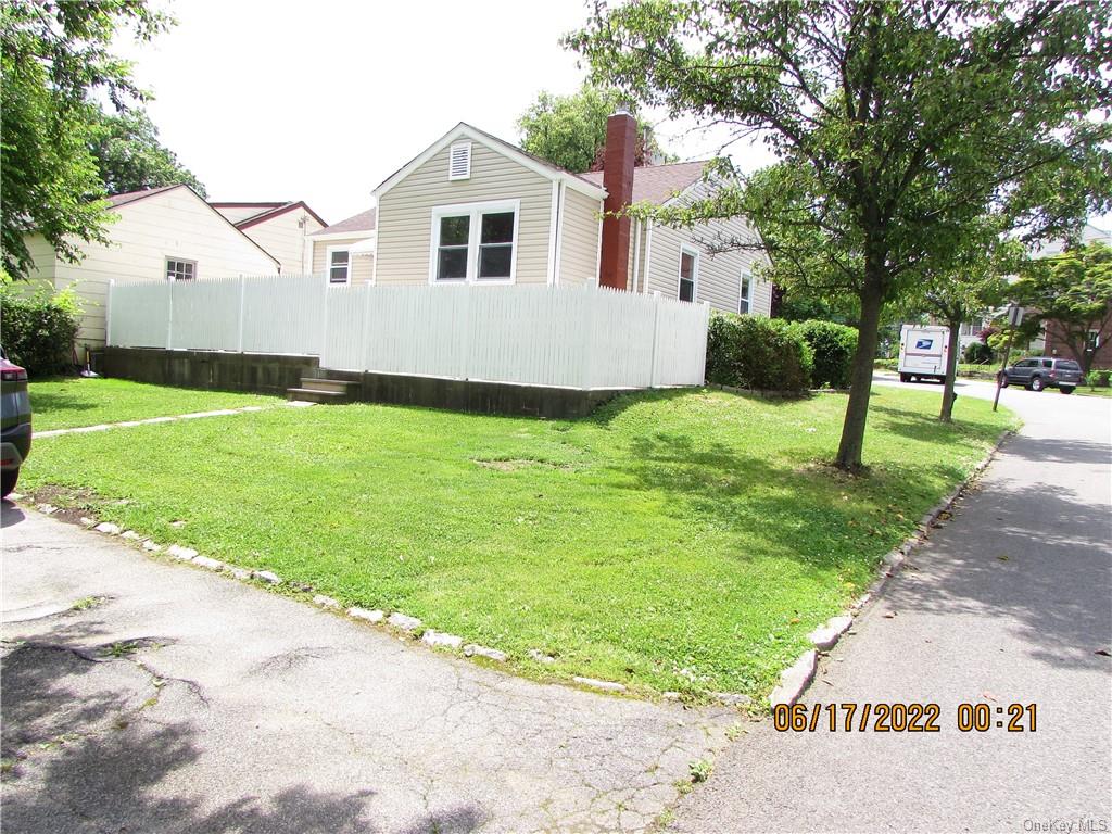 New Rochelle, New York, 10801, United States, 3 Bedrooms Bedrooms, ,1 BathroomBathrooms,Residential,For Sale,1942775