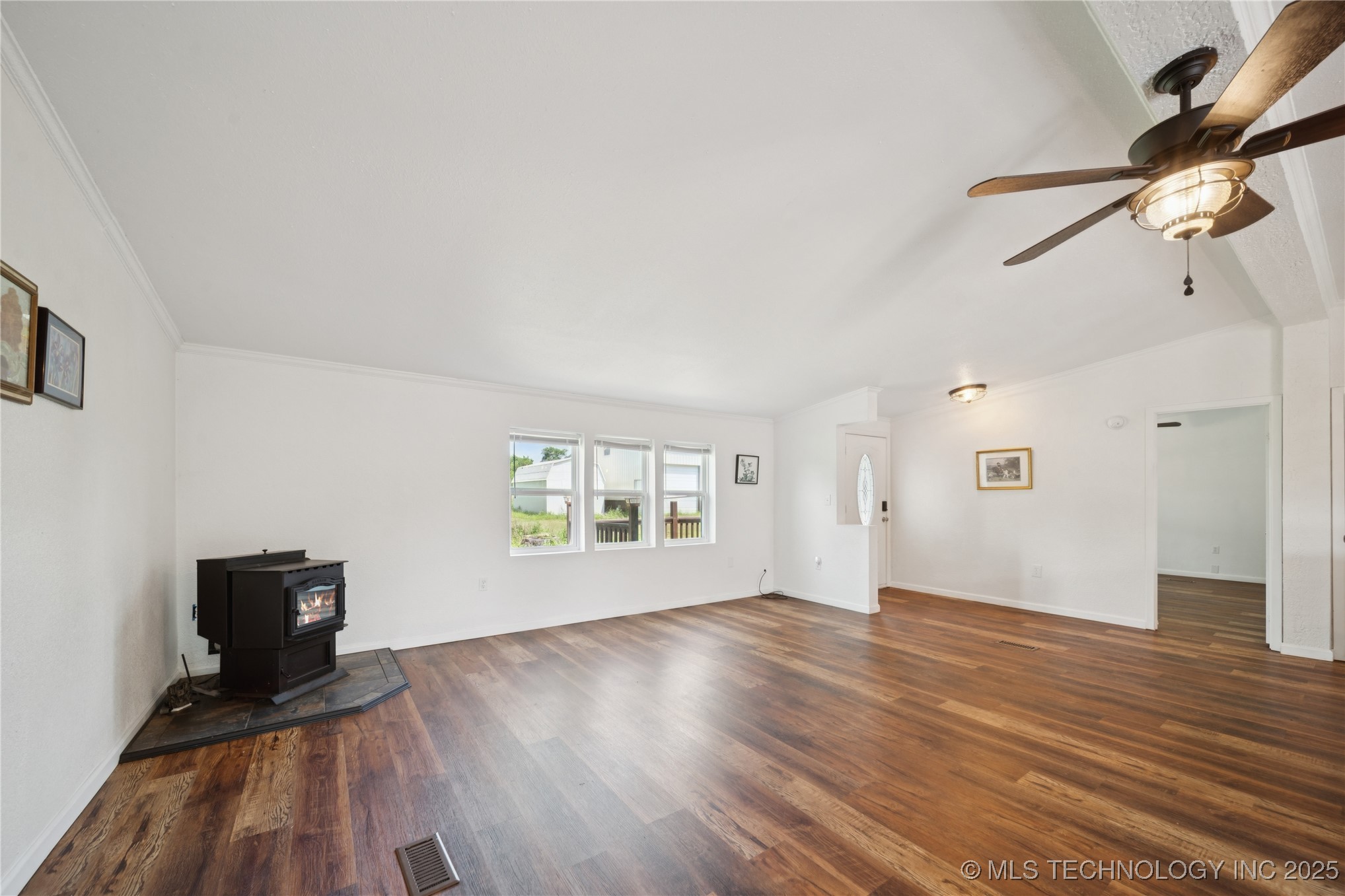 Henryetta, Oklahoma, 74437, United States, 3 Bedrooms Bedrooms, ,2 BathroomsBathrooms,Residential,For Sale,1907675