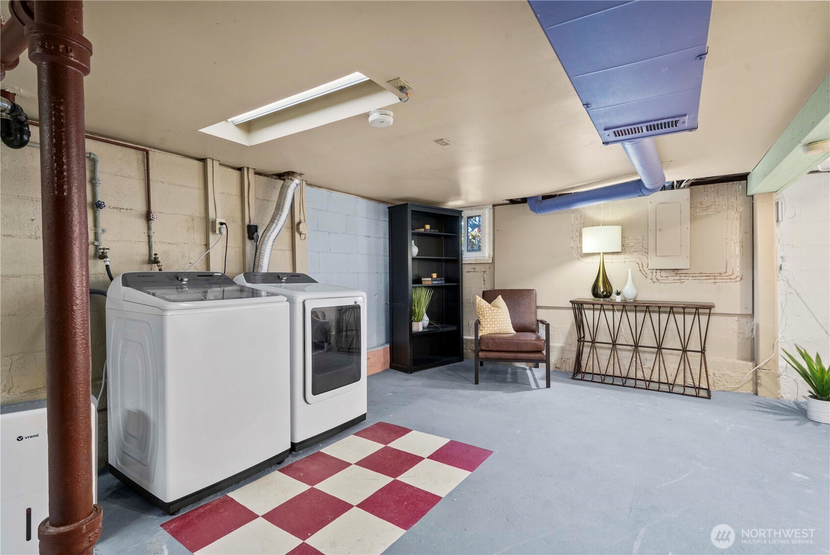 Renton, Washington, 98056, United States, 2 Bedrooms Bedrooms, ,1 BathroomBathrooms,Residential,For Sale,1907773