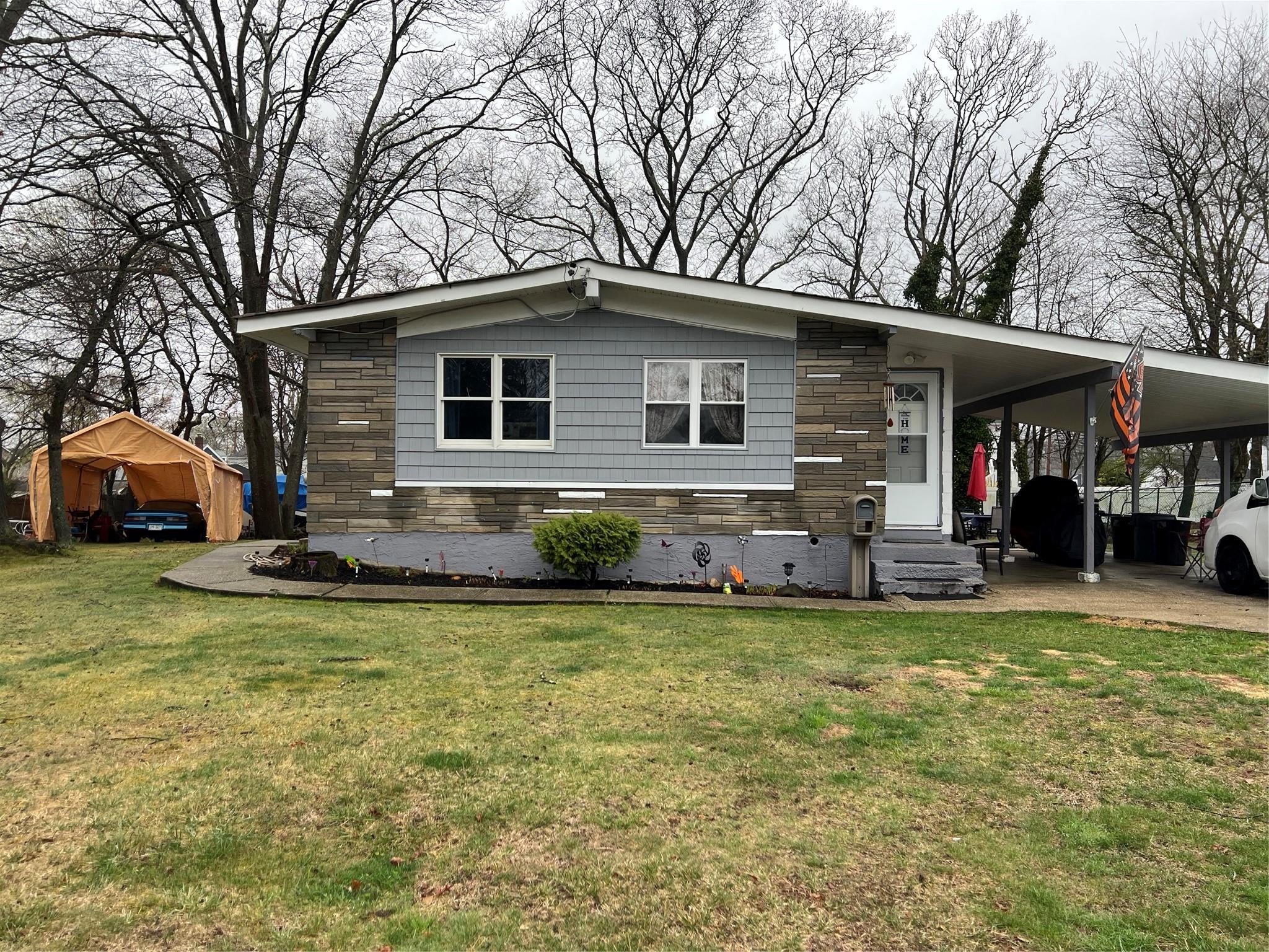 Ronkonkoma, New York, 11779, United States, 3 Bedrooms Bedrooms, ,1 BathroomBathrooms,Residential,For Sale,1786271