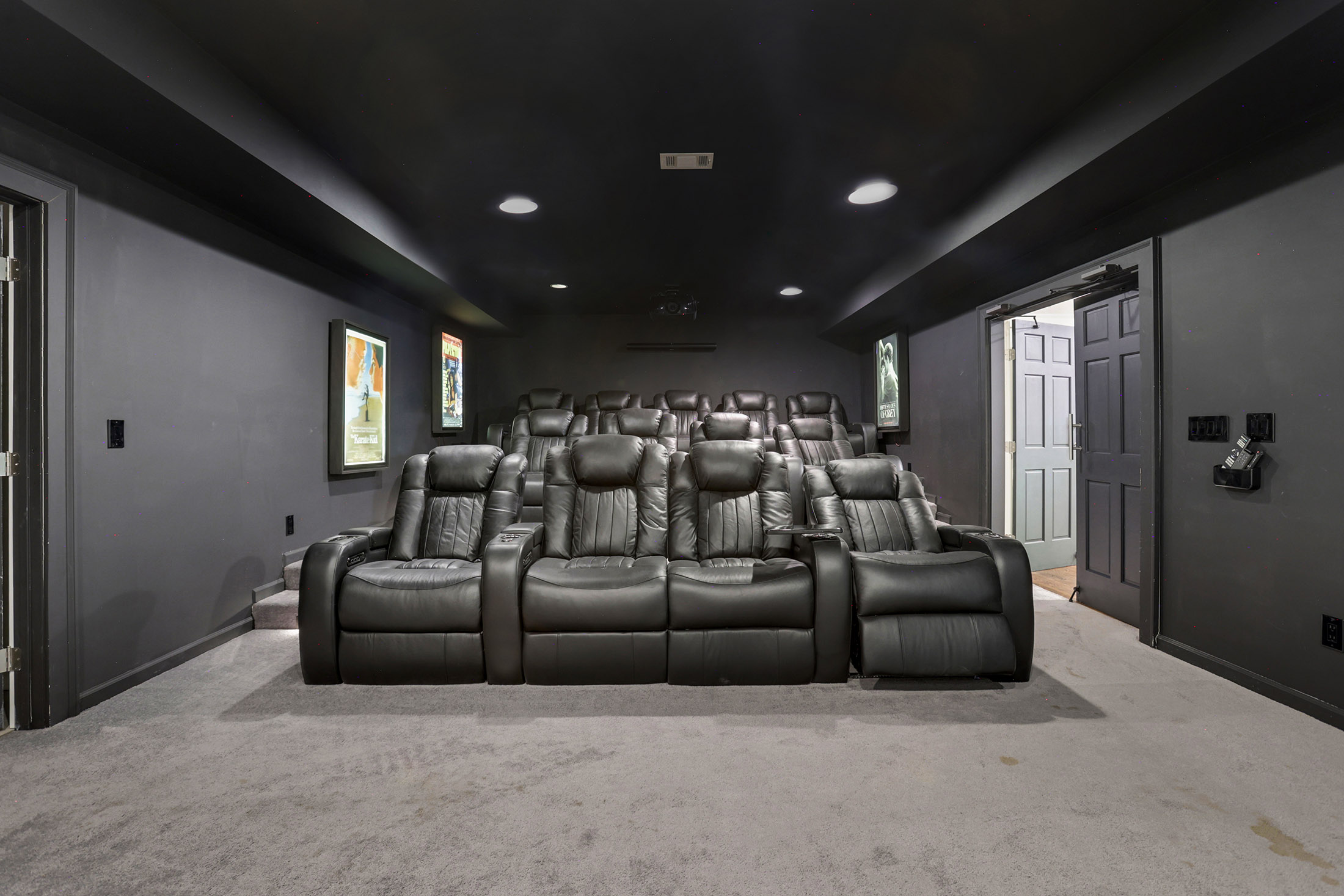  Sophisticated Brick Residence in Coveted Brookhaven Location - 物件實景