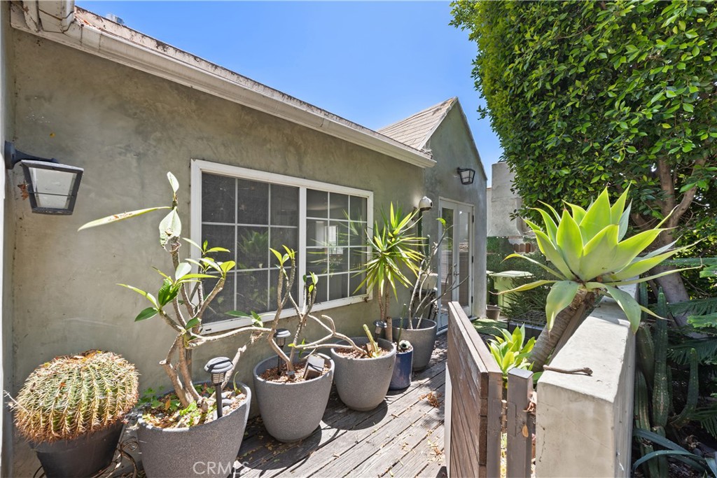 Los Angeles, California, 90034, United States, 3 Bedrooms Bedrooms, ,2 BathroomsBathrooms,Residential,For Sale,1866945