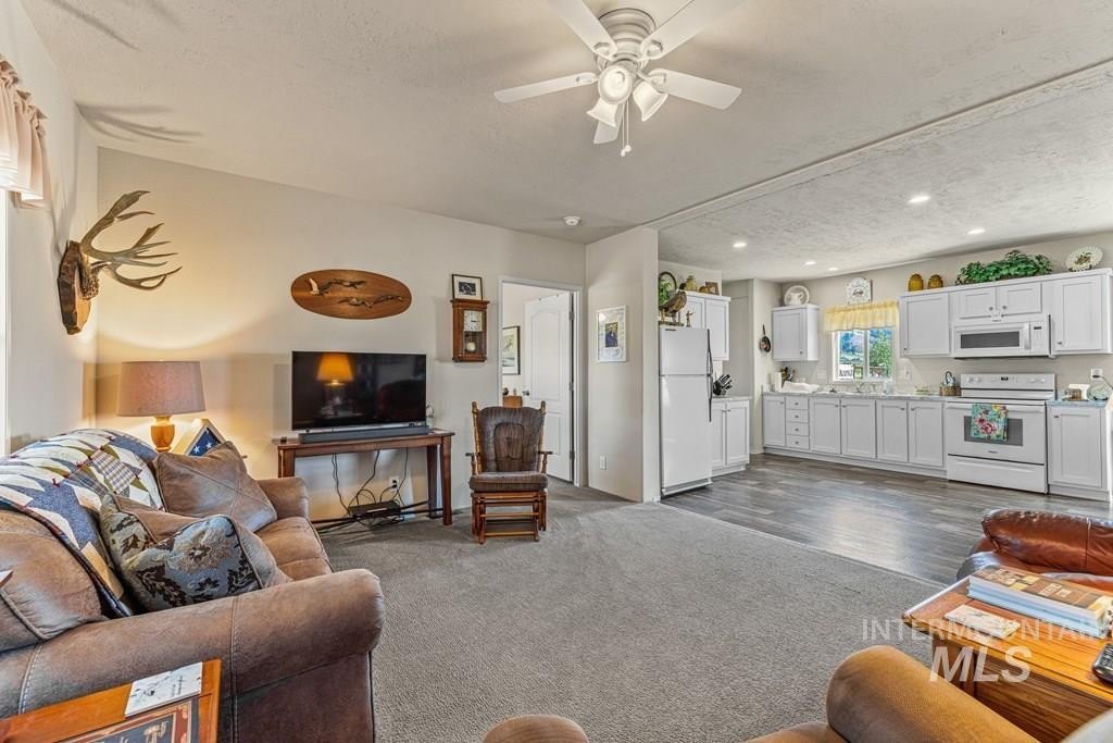 Council, Idaho, 83612, United States, 3 Bedrooms Bedrooms, ,2 BathroomsBathrooms,Residential,For Sale,1928022
