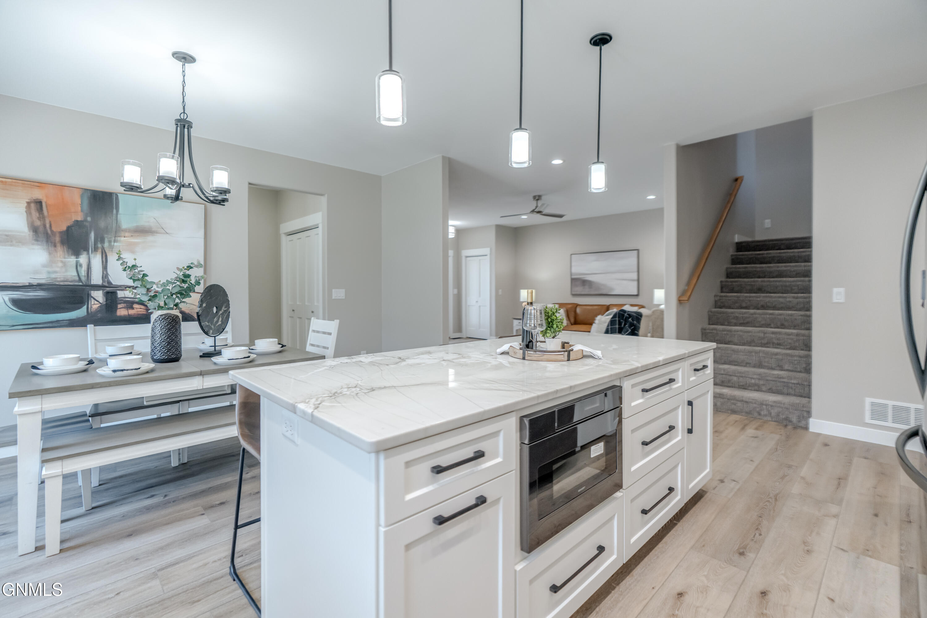 Bismarck, North Dakota, 58504, United States, 3 Bedrooms Bedrooms, ,3 BathroomsBathrooms,Residential,For Sale,1978432