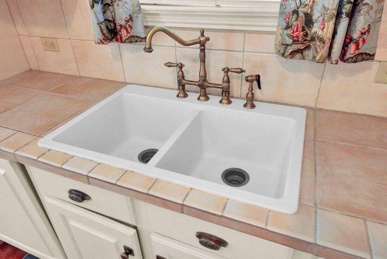 Summerville, South Carolina, 29483, United States, 3 Bedrooms Bedrooms, ,2 BathroomsBathrooms,Residential,For Sale,1938734
