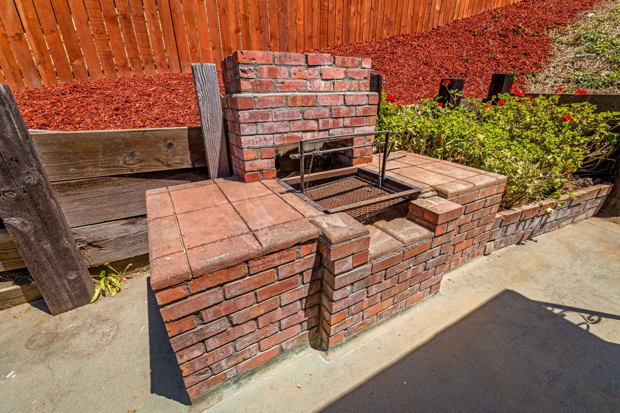 Watsonville, California, 95076, United States, 3 Bedrooms Bedrooms, ,2 BathroomsBathrooms,Residential,For Sale,1976793