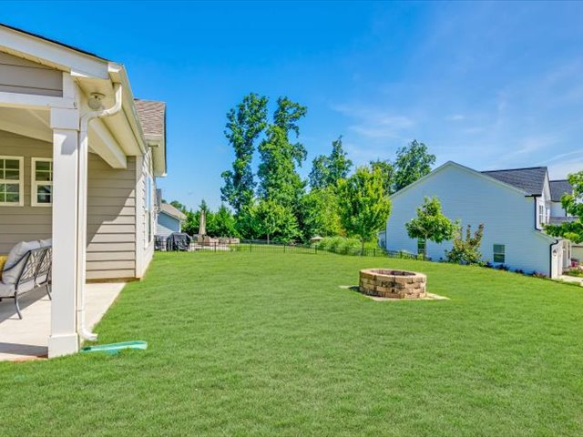 Belmont, South Carolina, 28012, United States, 3 Bedrooms Bedrooms, ,3 BathroomsBathrooms,Residential,For Sale,1870259