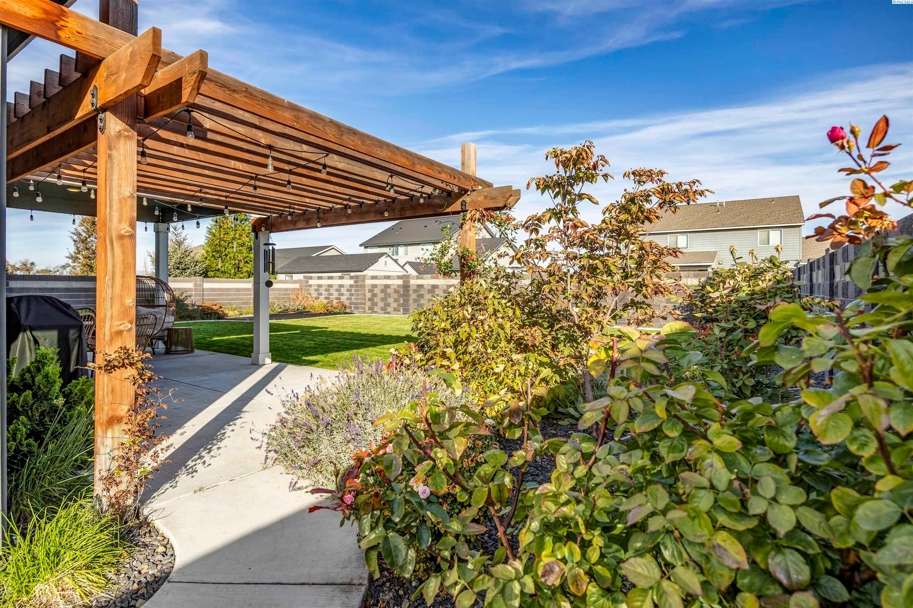 Pasco, Washington, 99301, United States, 3 Bedrooms Bedrooms, ,3 BathroomsBathrooms,Residential,For Sale,2012523