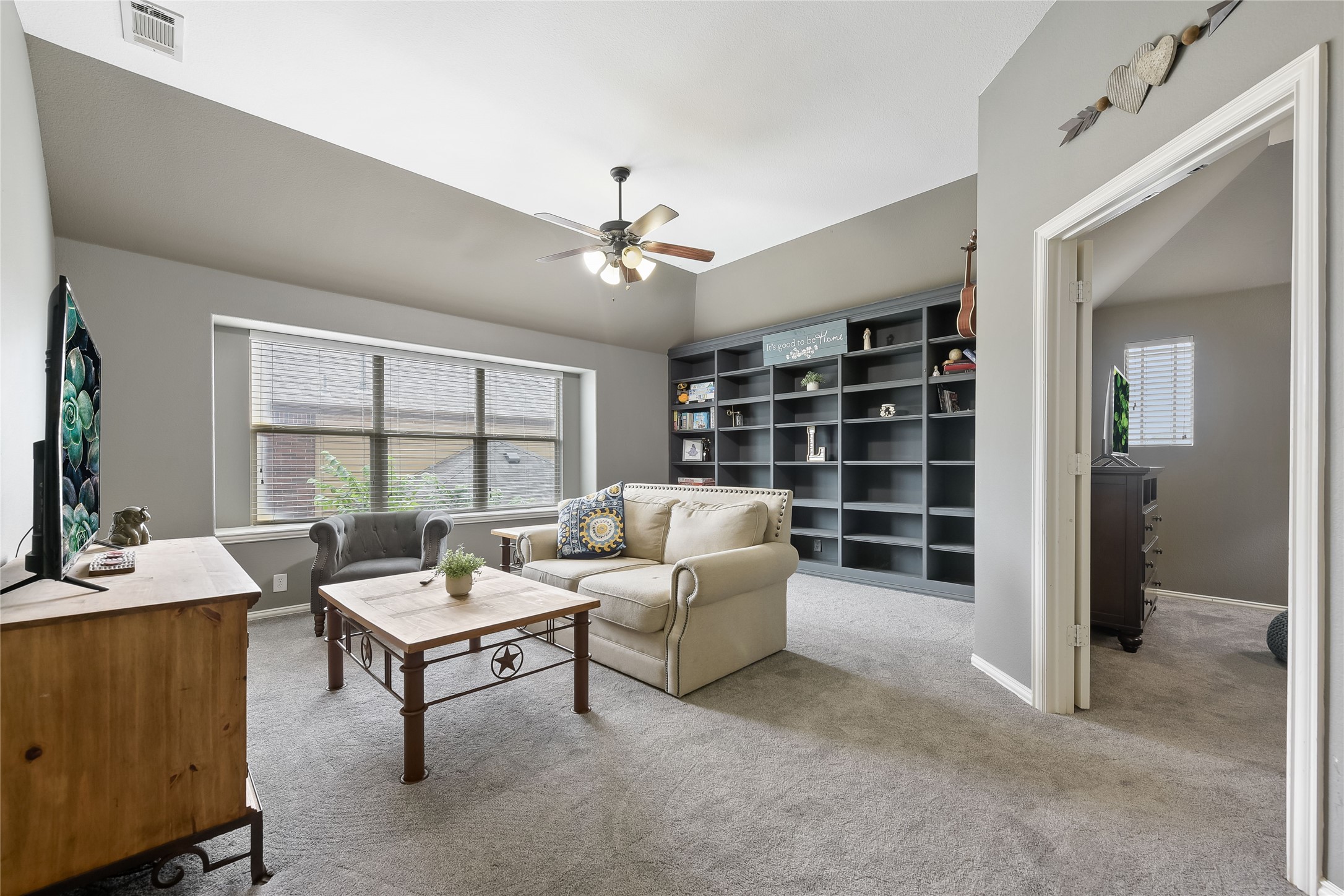 Burleson, Texas, 76028, United States, 4 Bedrooms Bedrooms, ,4 BathroomsBathrooms,Residential,For Sale,1874251