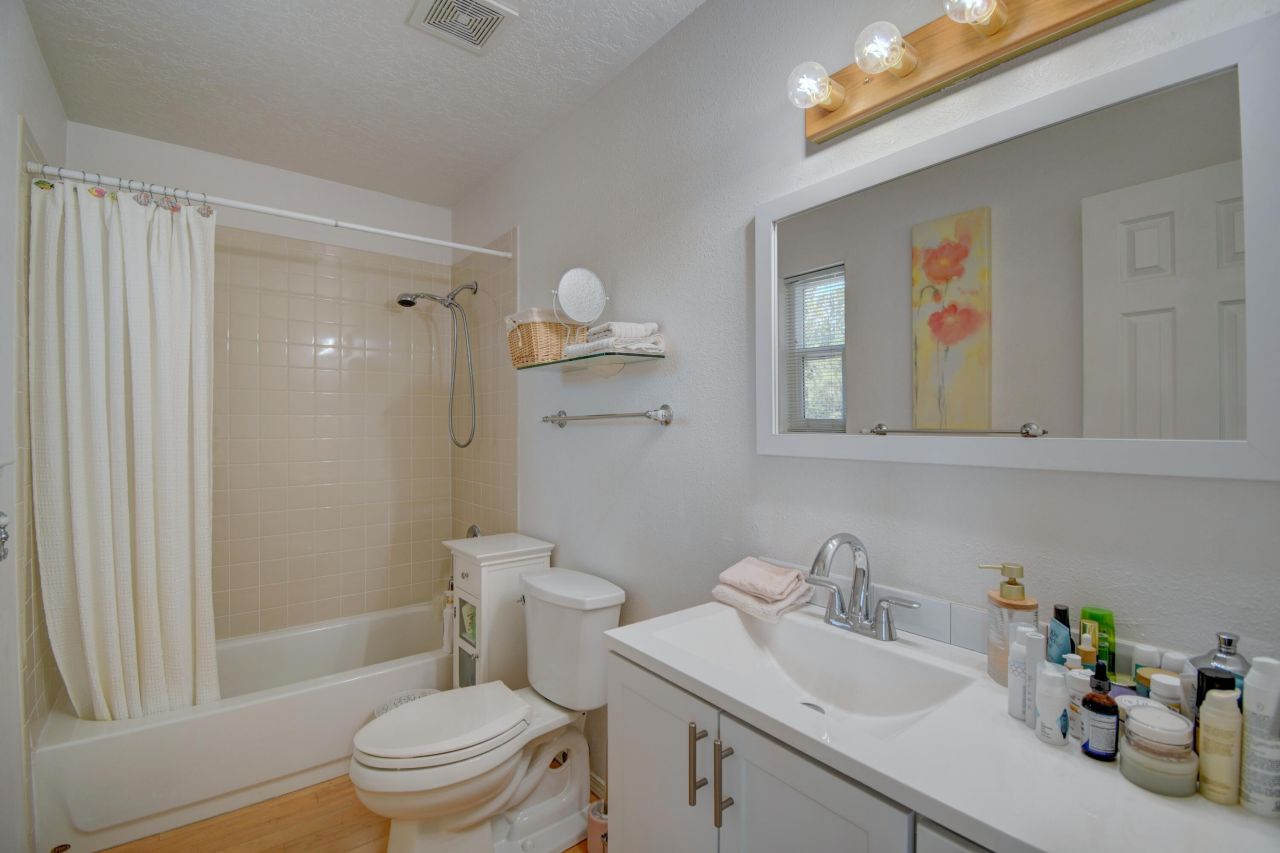Edgewood, New Mexico, 87015, United States, 3 Bedrooms Bedrooms, ,2 BathroomsBathrooms,Residential,For Sale,1890562