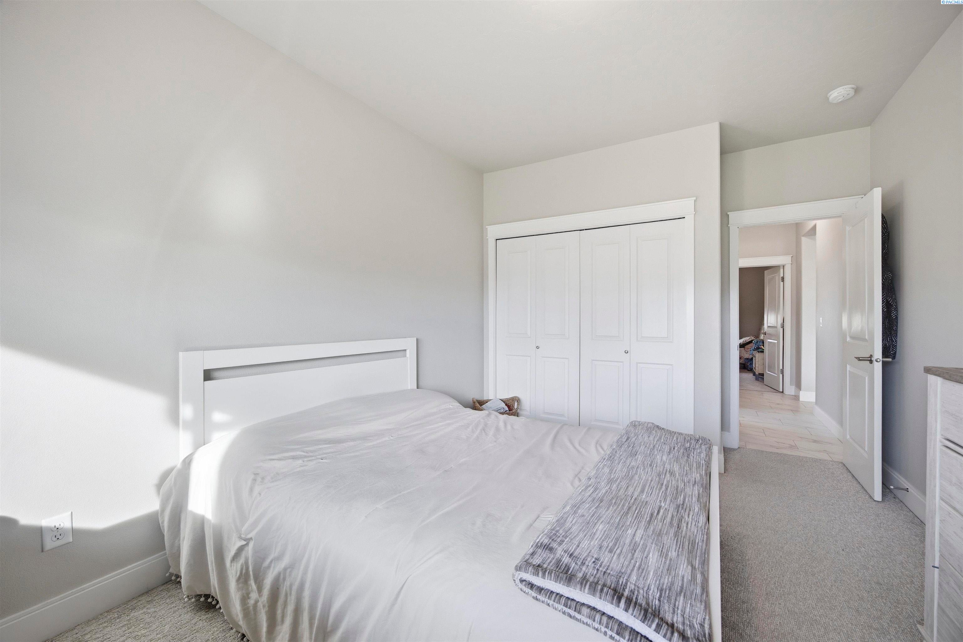 Pasco, Washington, 99301, United States, 4 Bedrooms Bedrooms, ,2 BathroomsBathrooms,Residential,For Sale,2036931