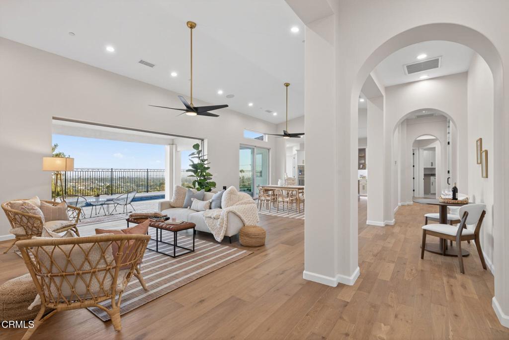 Ventura, California, 93003, United States, 4 Bedrooms Bedrooms, ,4 BathroomsBathrooms,Residential,For Sale,1912108