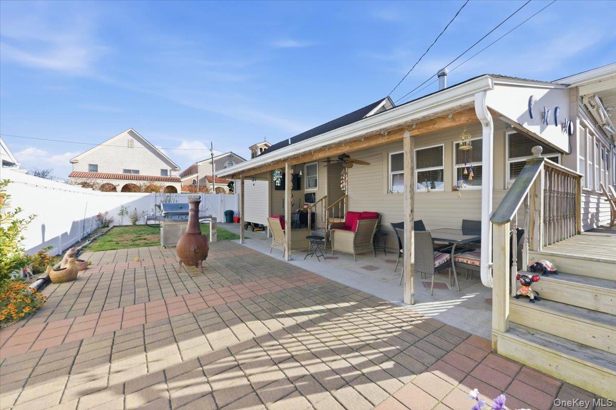 Island Park, New York, 11558, United States, 2 Bedrooms Bedrooms, ,1 BathroomBathrooms,Residential,For Sale,1998541