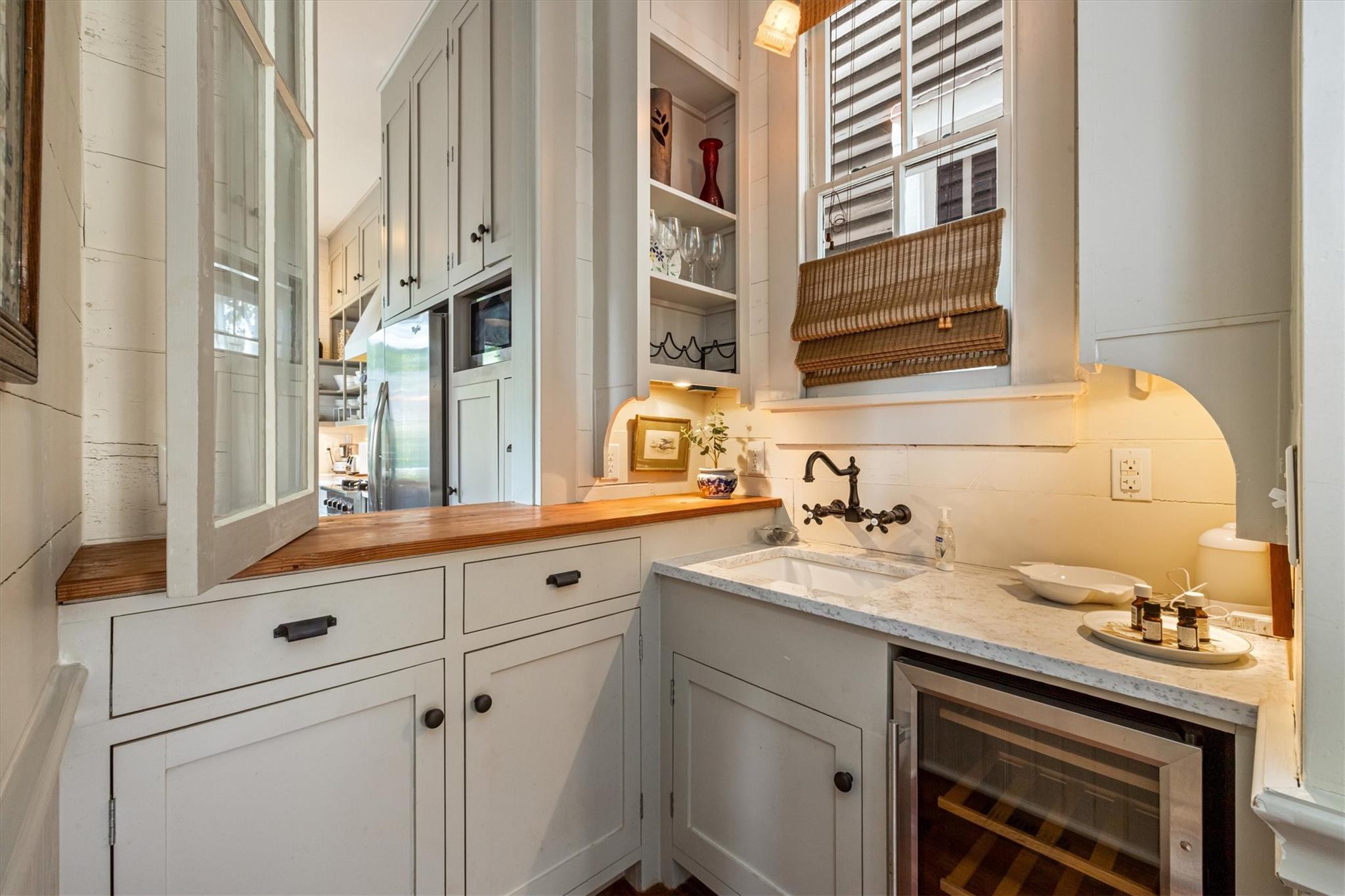 Galveston, Texas, 77550, United States, 3 Bedrooms Bedrooms, ,3 BathroomsBathrooms,Residential,For Sale,1986296