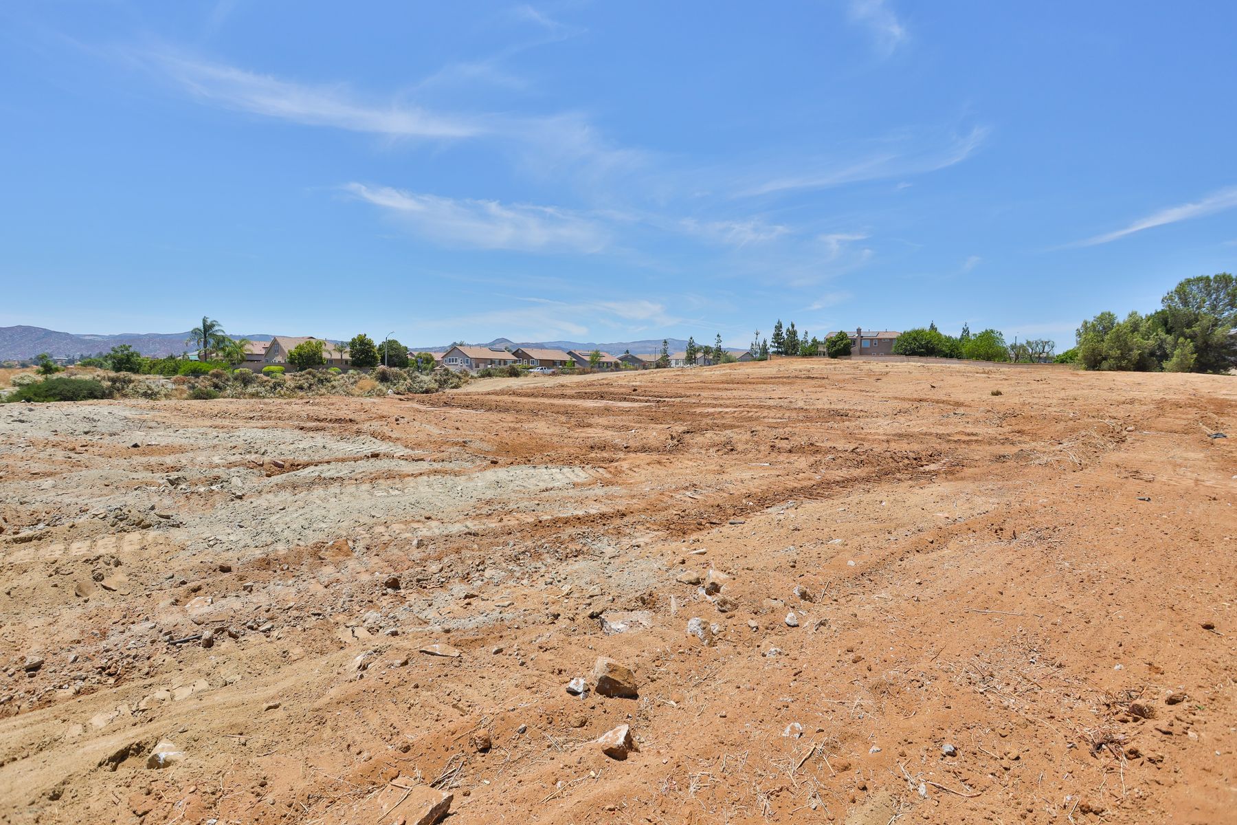  2 Jackson Ave, Murrieta, CA 92562 - 物件實景