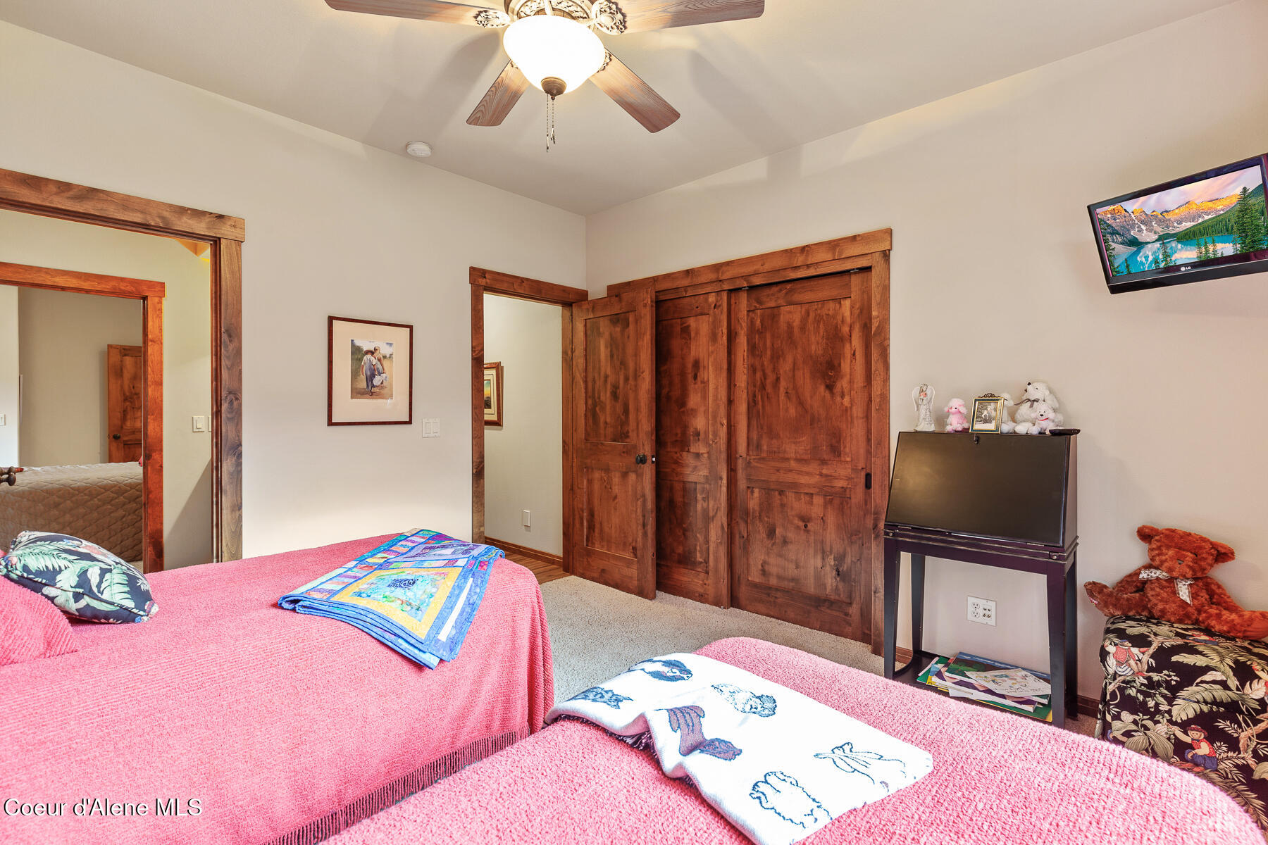 Hayden, Idaho, 83835, United States, 5 Bedrooms Bedrooms, ,4 BathroomsBathrooms,Residential,For Sale,1989952