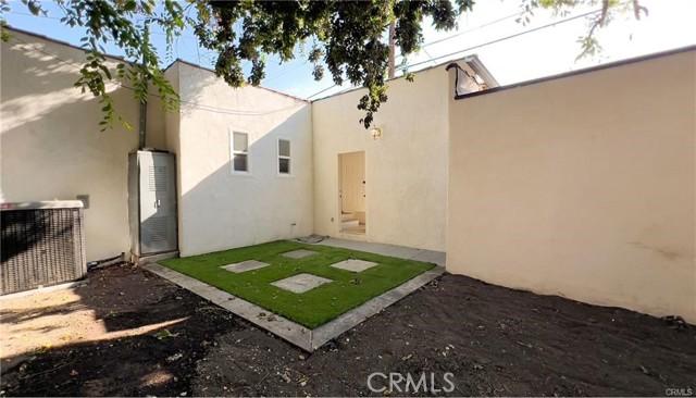 Los Angeles, California, 90018, United States, 3 Bedrooms Bedrooms, ,2 BathroomsBathrooms,Residential,For Sale,1986110