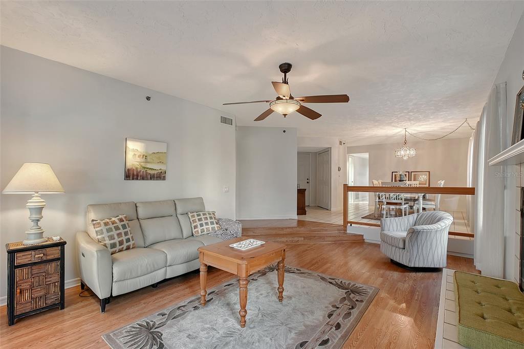Bradenton, Florida, 34210, United States, 2 Bedrooms Bedrooms, ,3 BathroomsBathrooms,Residential,For Sale,1793424