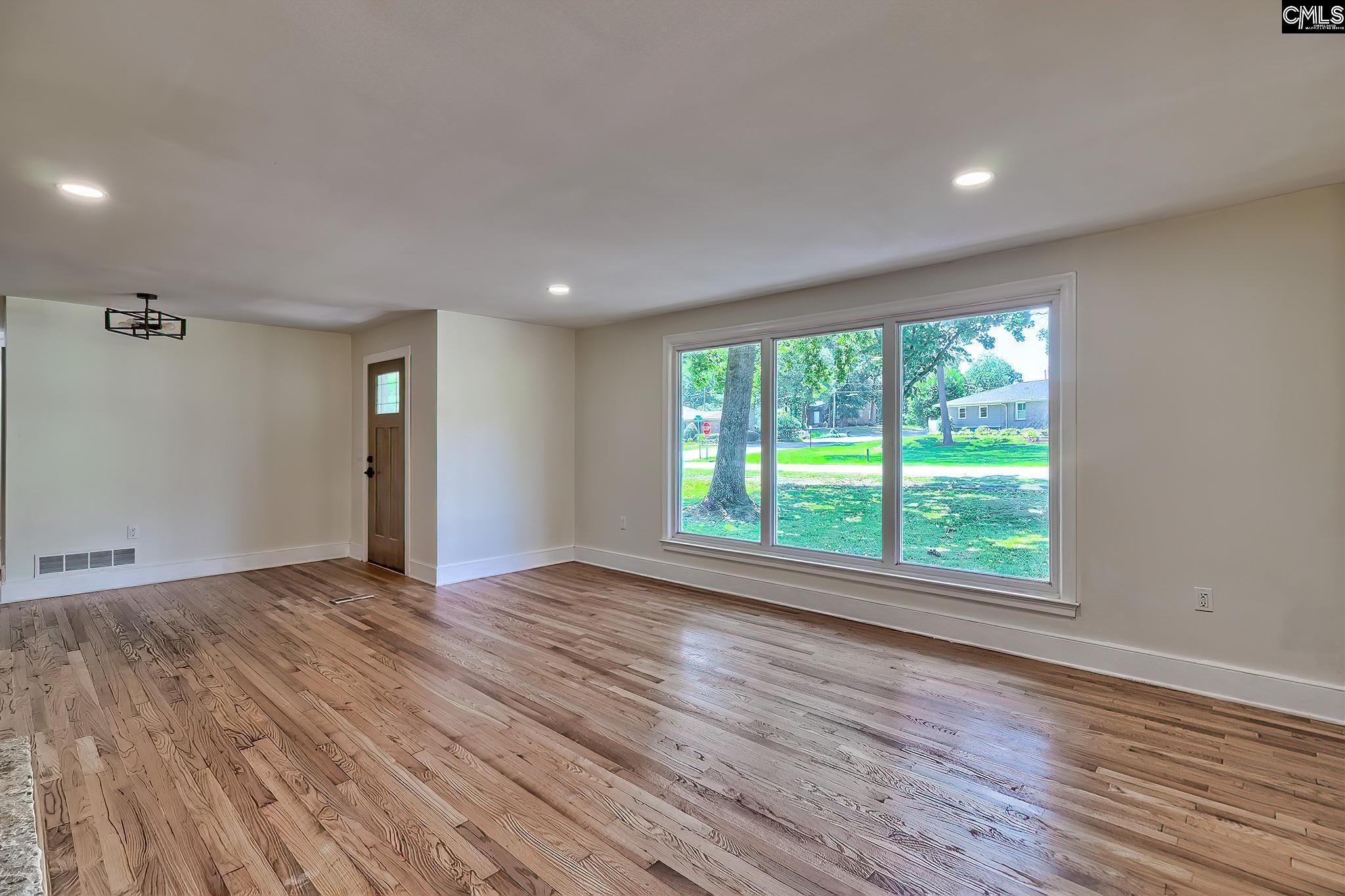 Cayce, South Carolina, 29033, United States, 3 Bedrooms Bedrooms, ,3 BathroomsBathrooms,Residential,For Sale,1875561