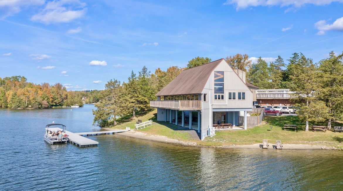 Athens, New York, 12015, United States, 3 Bedrooms Bedrooms, ,3 BathroomsBathrooms,Residential,For Sale,1995415