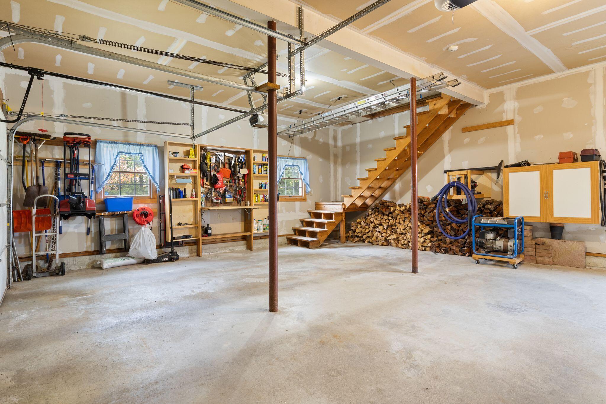 Sanford, Maine, 04083, United States, 3 Bedrooms Bedrooms, ,2 BathroomsBathrooms,Residential,For Sale,1987939