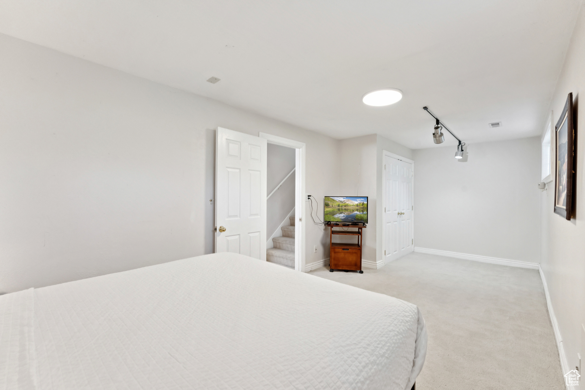 Draper, Utah, 84020, United States, 6 Bedrooms Bedrooms, ,4 BathroomsBathrooms,Residential,For Sale,1848551