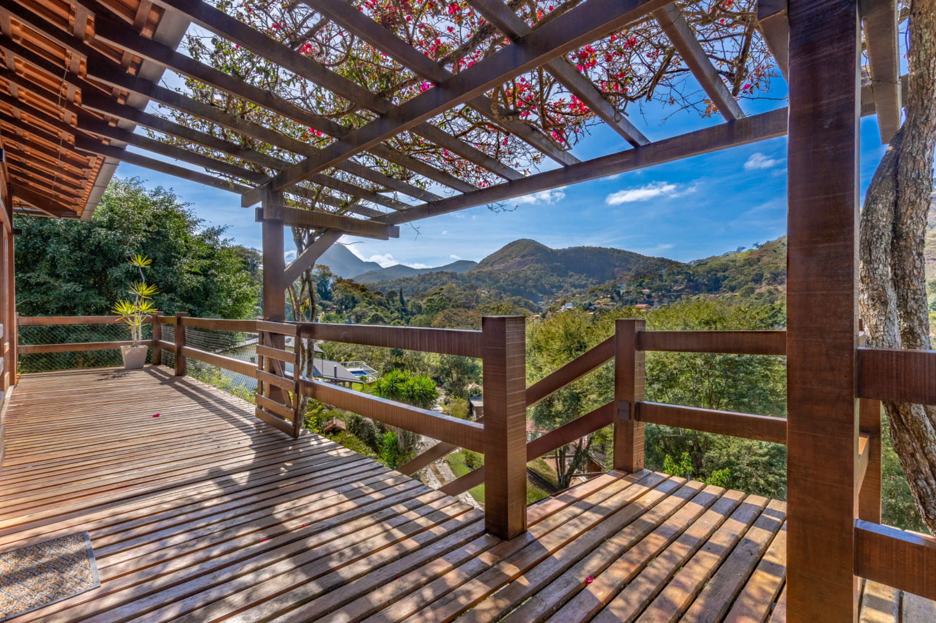  Mountain residence with leisure area and guest suite in Itaipava - 物件實景