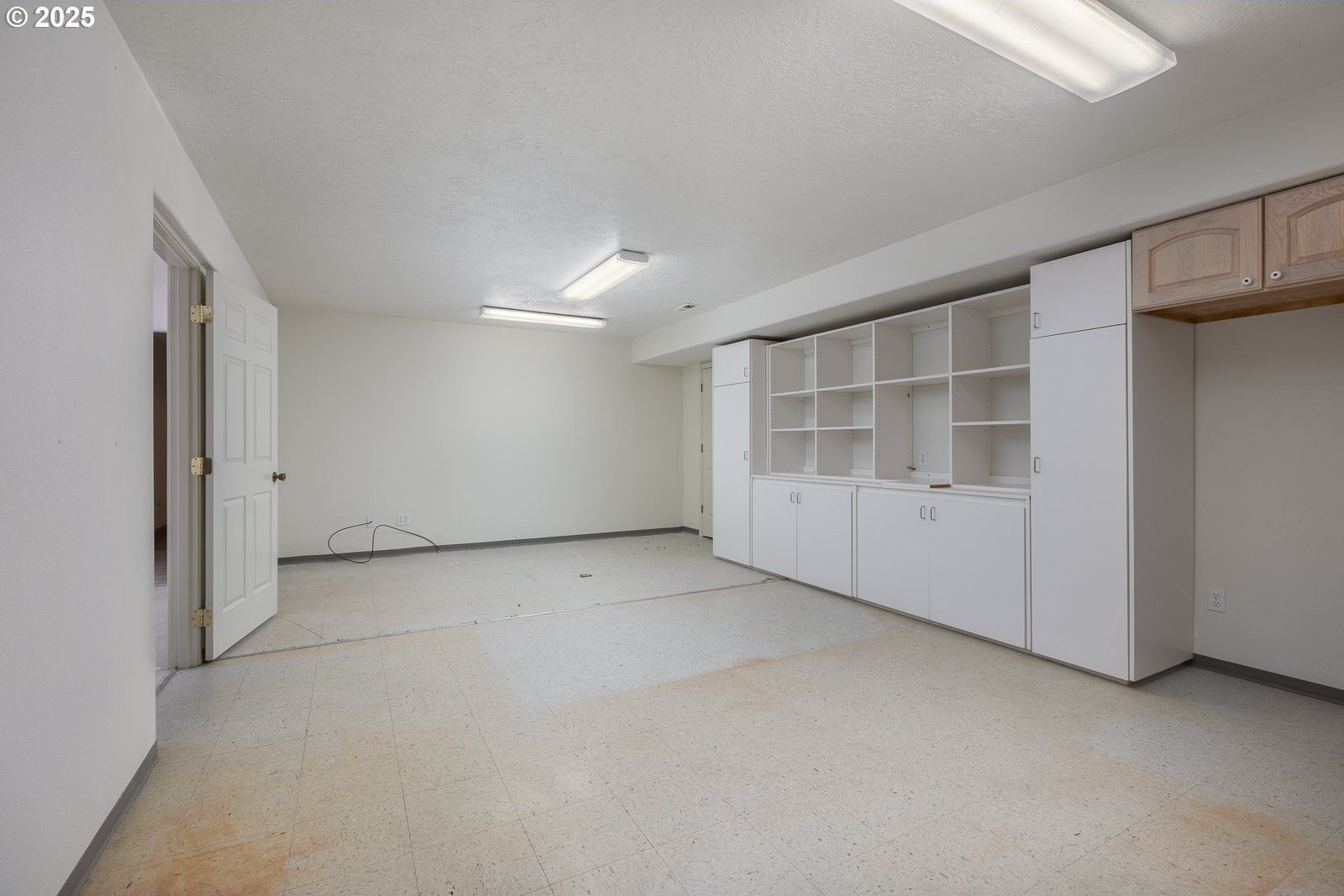 Toledo, Oregon, 97391, United States, 6 Bedrooms Bedrooms, ,4 BathroomsBathrooms,Residential,For Sale,1722214