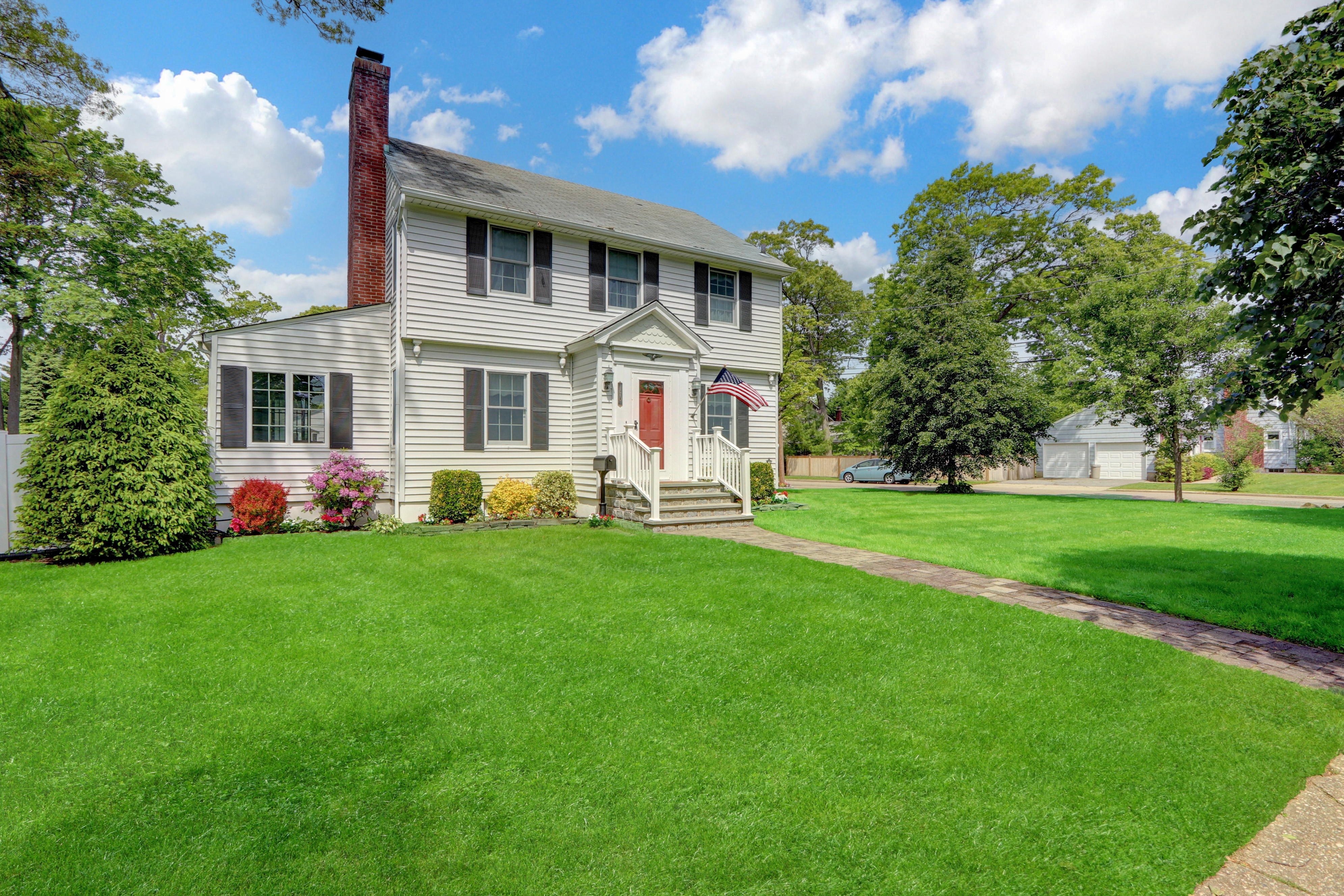 Babylon, New York, 11702, United States, 3 Bedrooms Bedrooms, ,2 BathroomsBathrooms,Residential,For Sale,1861866