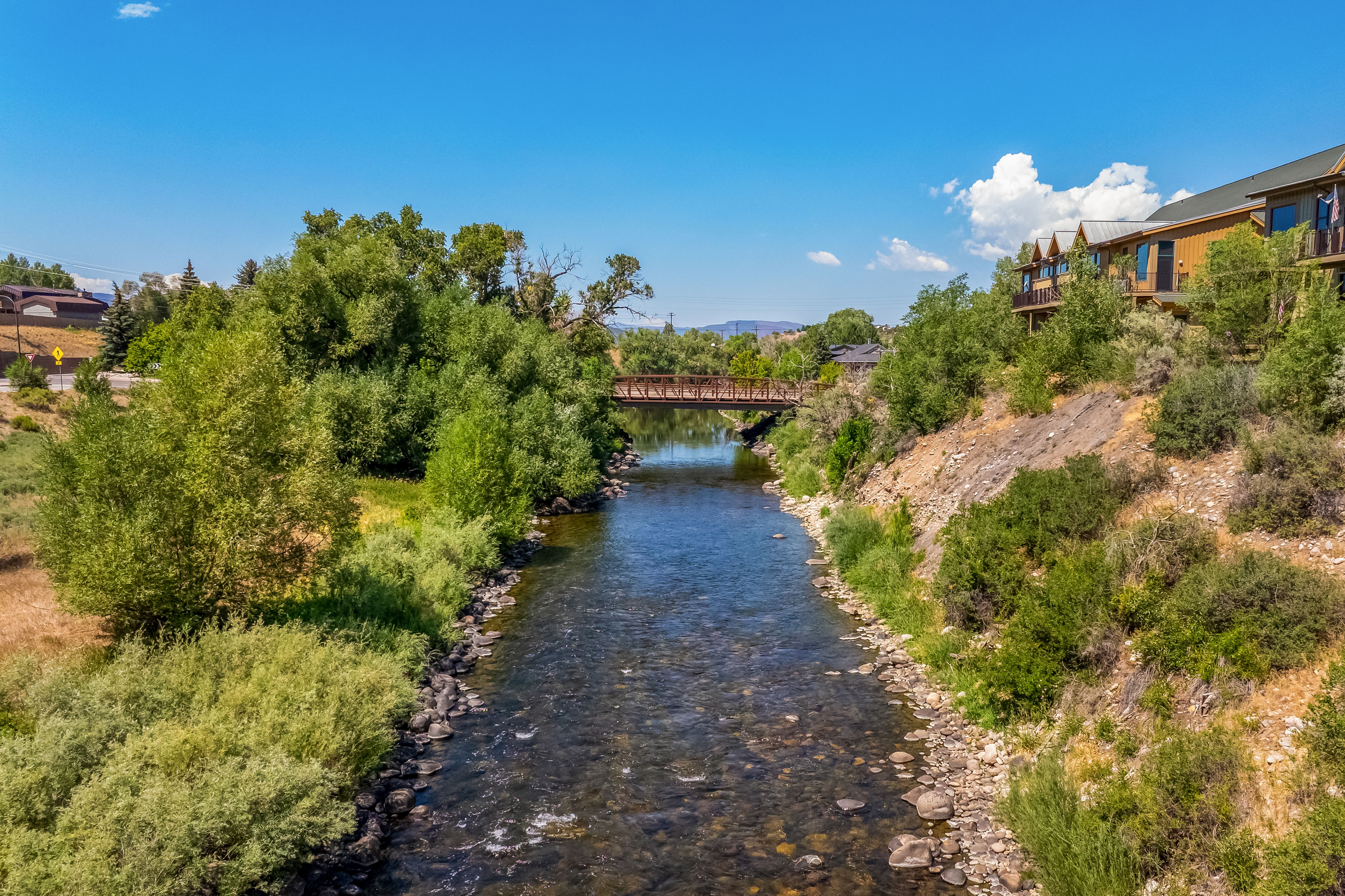  Riverfront Living on the Banks of the Eagle River - 物件實景