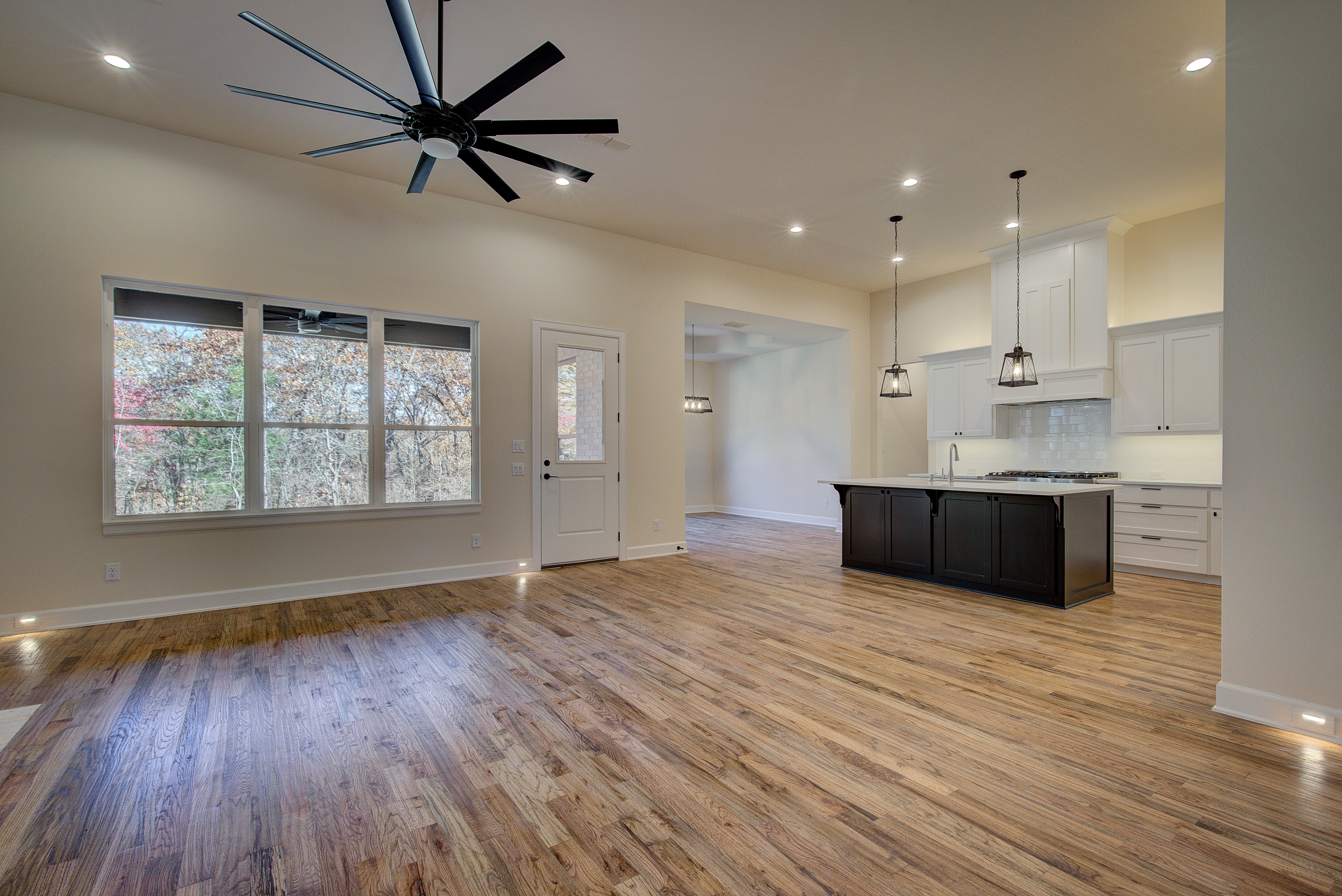 Mineola, Texas, 75773, United States, 4 Bedrooms Bedrooms, ,4 BathroomsBathrooms,Residential,For Sale,1981031