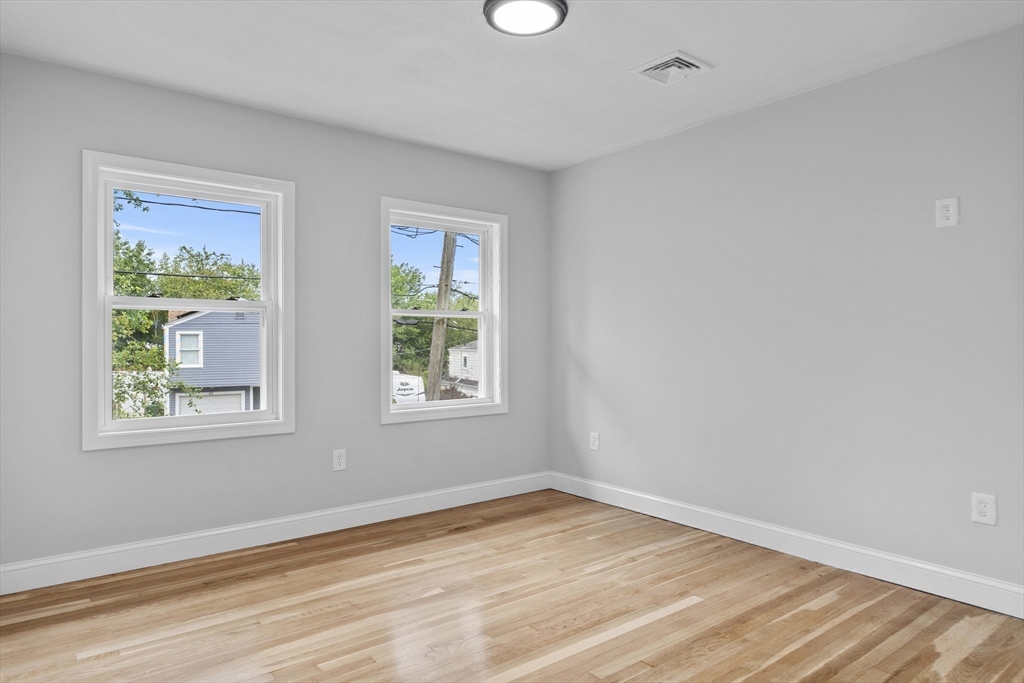 Lynn, Massachusetts, 01904, United States, 4 Bedrooms Bedrooms, ,2 BathroomsBathrooms,Residential,For Sale,1944946