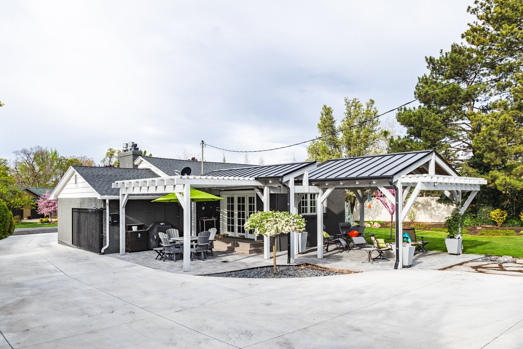  Tastefully Updated Holladay Rambler on .60 acre Manicured Lot - 物件實景