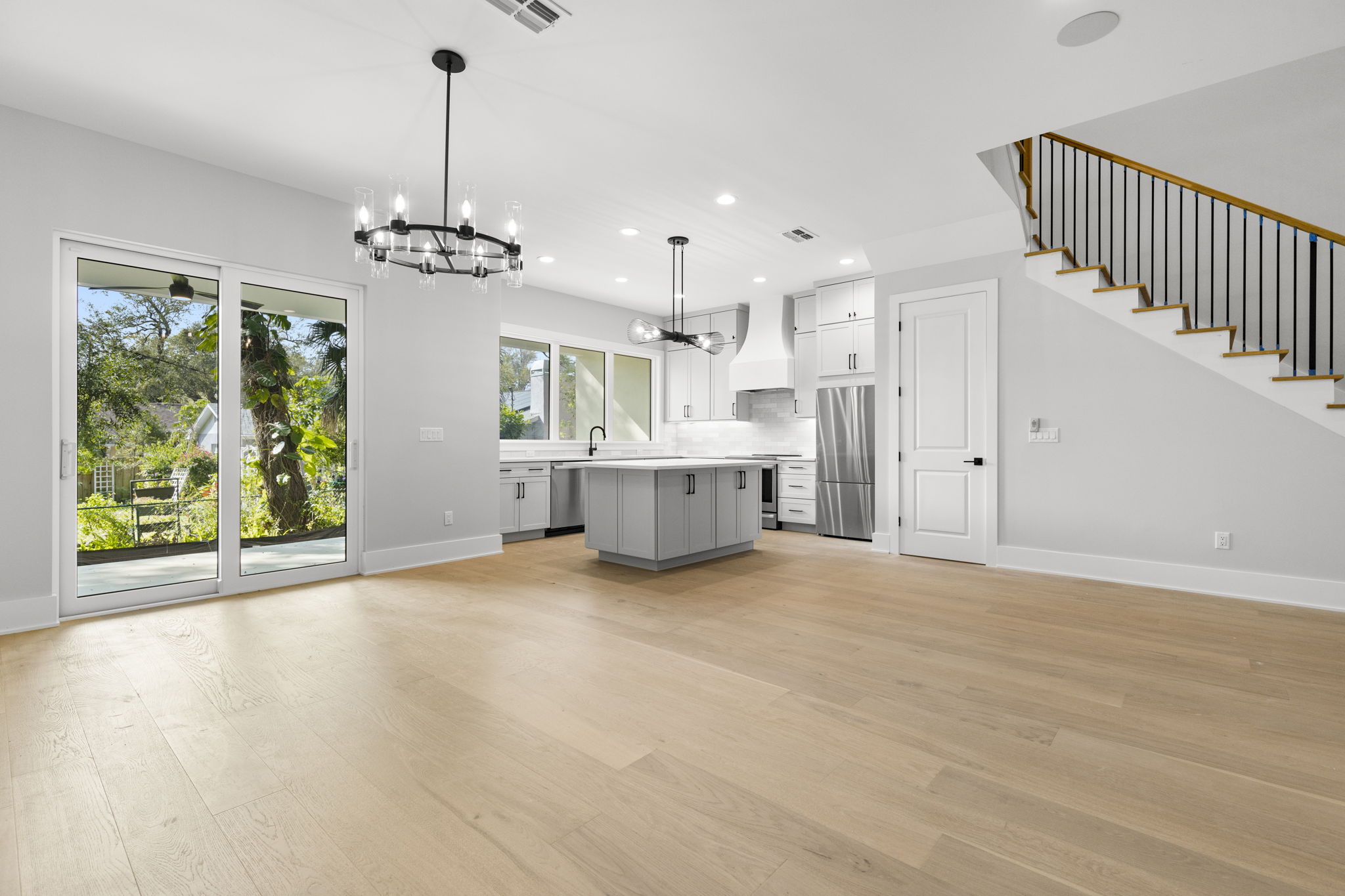 Tampa, Florida, 33609, United States, 3 Bedrooms Bedrooms, ,4 BathroomsBathrooms,Residential,For Sale,1900707