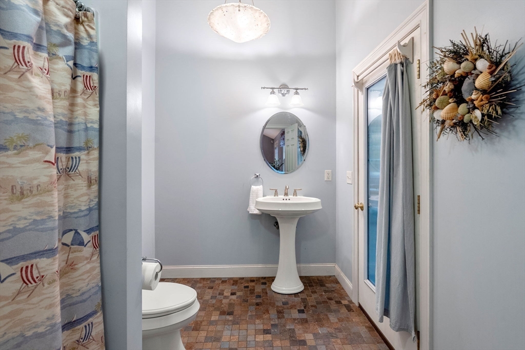 Shrewsbury, Massachusetts, 01545, United States, 4 Bedrooms Bedrooms, ,4 BathroomsBathrooms,Residential,For Sale,1768769