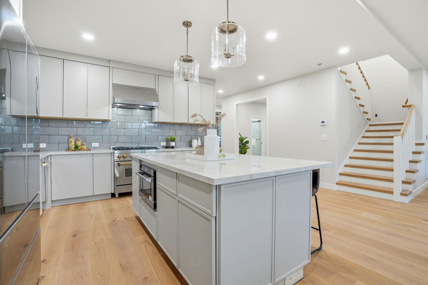 San Carlos, California, 94070, United States, 4 Bedrooms Bedrooms, ,4 BathroomsBathrooms,Residential,For Sale,1989305