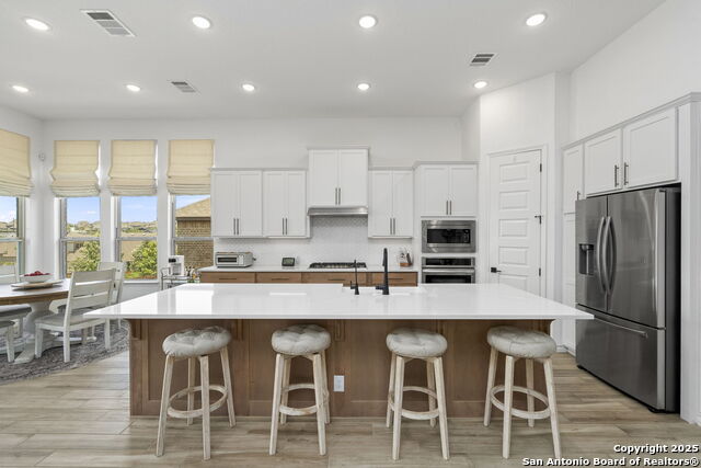 San Antonio, Texas, 78253, United States, 5 Bedrooms Bedrooms, ,4 BathroomsBathrooms,Residential,For Sale,1857889