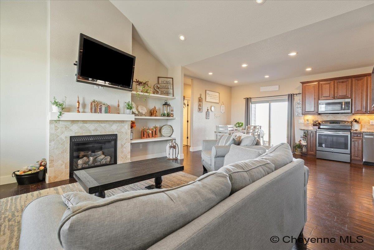 Cheyenne, Wyoming, 82009, United States, 5 Bedrooms Bedrooms, ,3 BathroomsBathrooms,Residential,For Sale,1993587