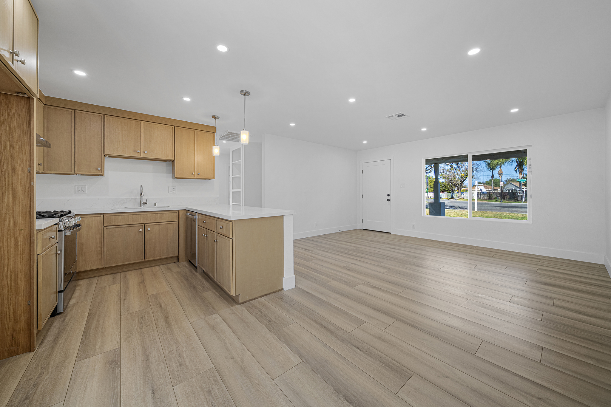 Riverside, California, 92503, United States, 3 Bedrooms Bedrooms, ,2 BathroomsBathrooms,Residential,For Sale,2015338