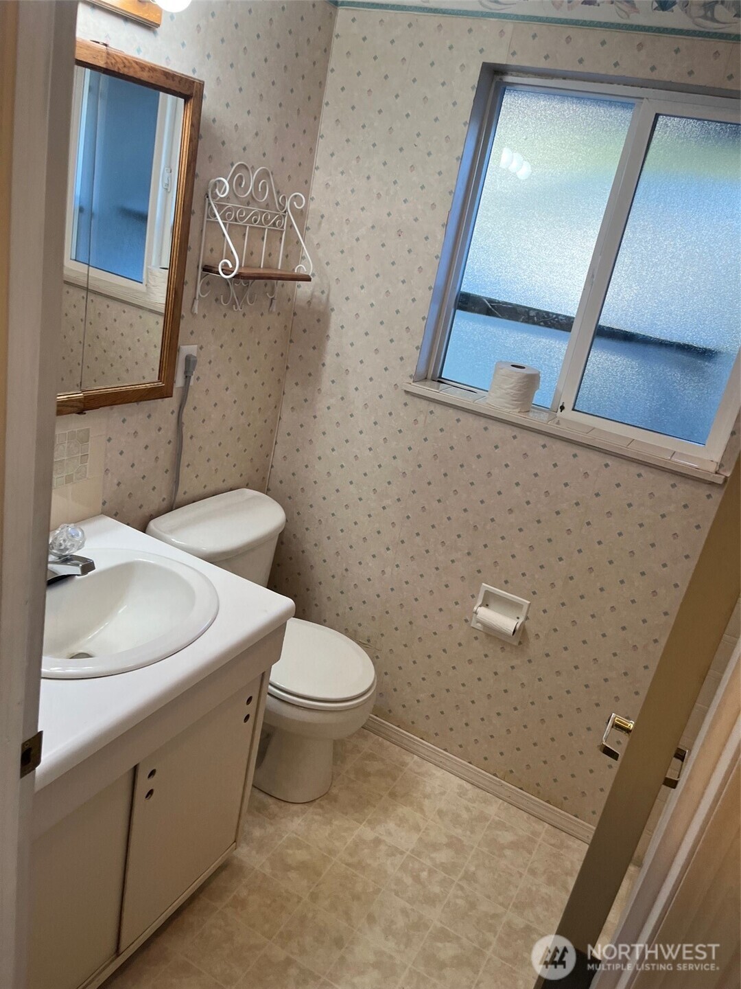 Auburn, Washington, 98002, United States, 5 Bedrooms Bedrooms, ,1 BathroomBathrooms,Residential,For Sale,1930988