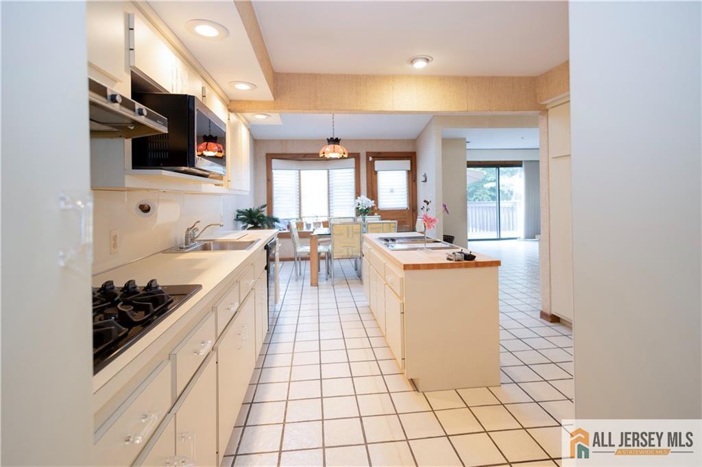 East Brunswick, New Jersey, 08816, United States, 5 Bedrooms Bedrooms, ,3 BathroomsBathrooms,Residential,For Sale,1890709