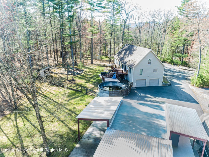 Saugerties, New York, 12477, United States, 4 Bedrooms Bedrooms, ,4 BathroomsBathrooms,Residential,For Sale,1928425