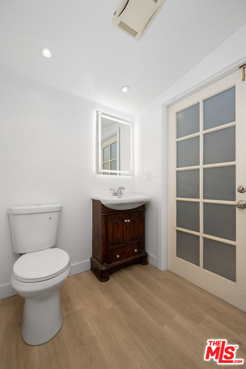 Los Angeles, California, 90046, United States, 3 Bedrooms Bedrooms, ,3 BathroomsBathrooms,Residential,For Sale,2000587