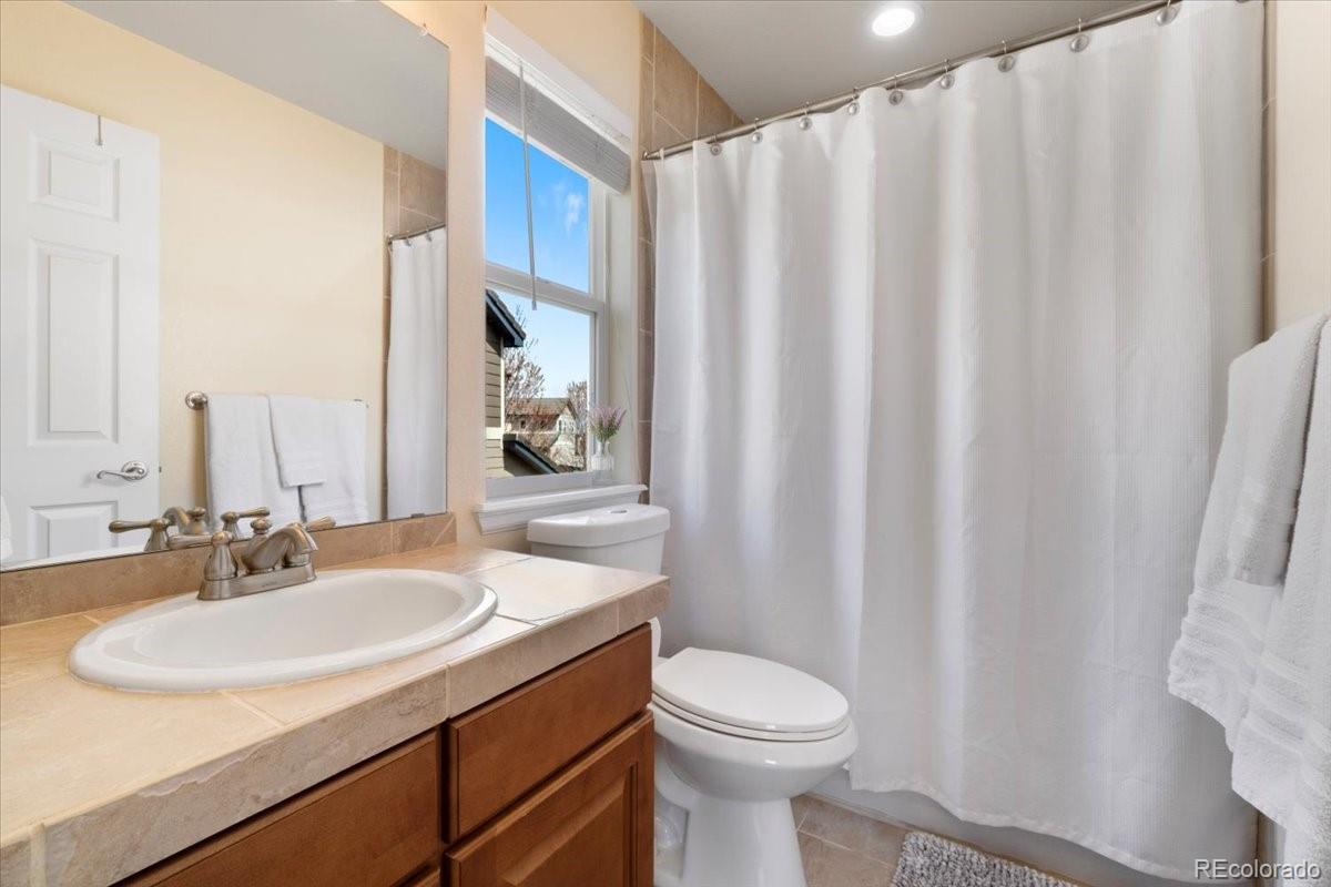 Erie, Colorado, 80516, United States, 5 Bedrooms Bedrooms, ,4 BathroomsBathrooms,Residential,For Sale,1794291