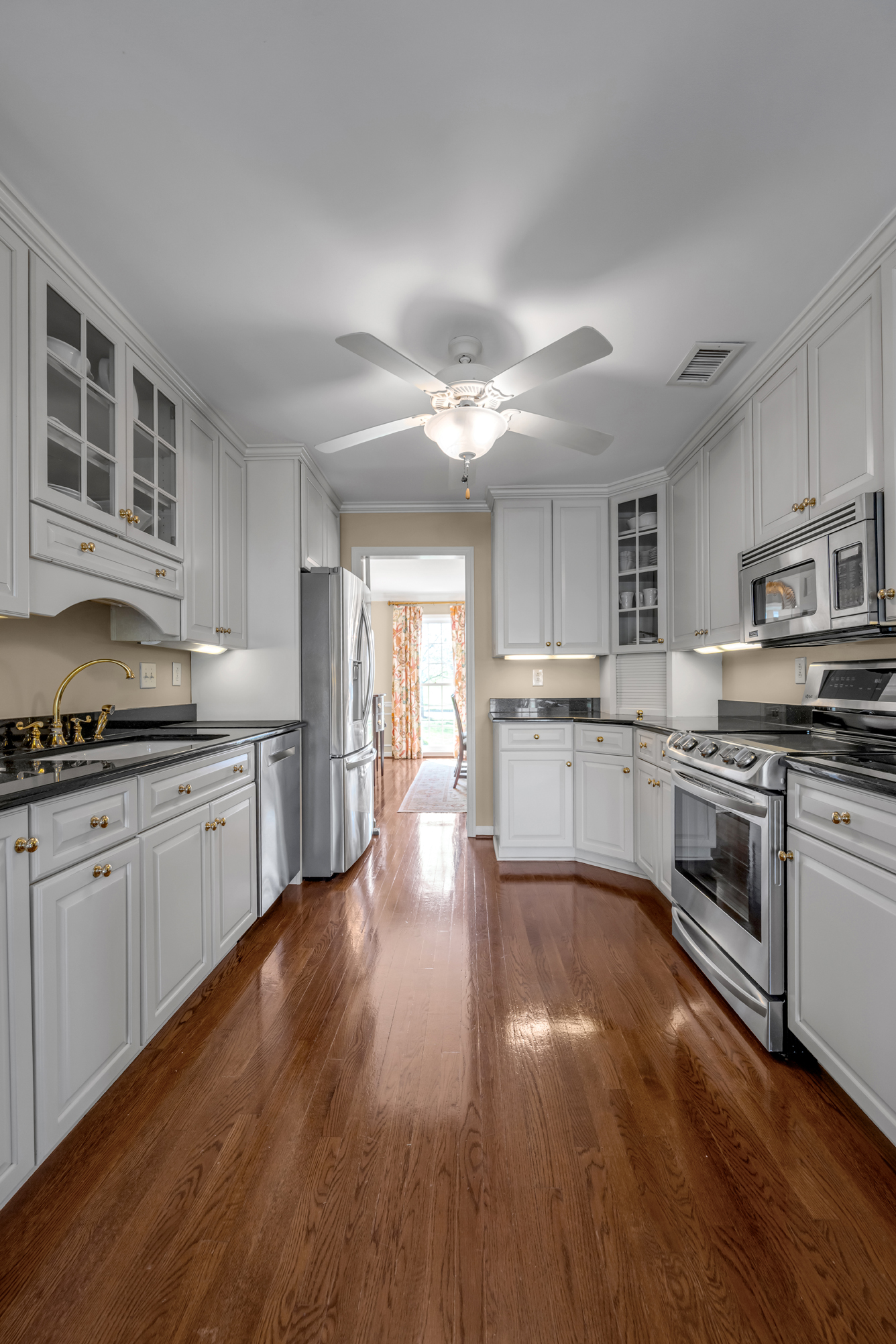  2071 Manor Drive - 物件實景