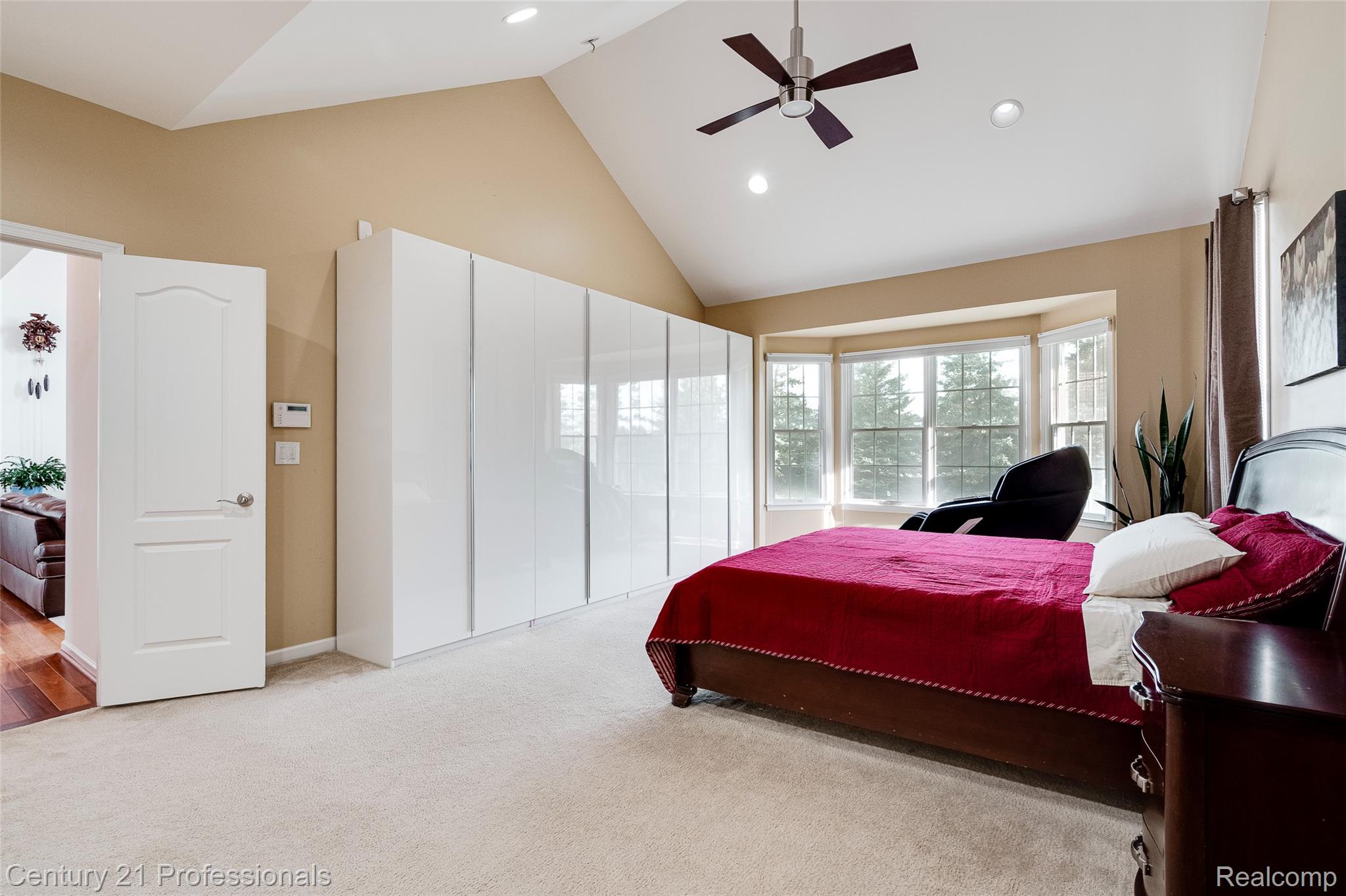 Novi, Michigan, 48374, United States, 4 Bedrooms Bedrooms, ,5 BathroomsBathrooms,Residential,For Sale,1904445