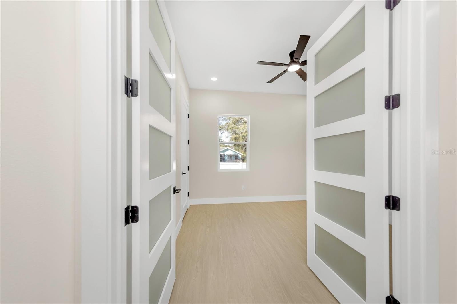 CLEARWATER, Florida, 33755, United States, 4 Bedrooms Bedrooms, ,3 BathroomsBathrooms,Residential,For Sale,1996424